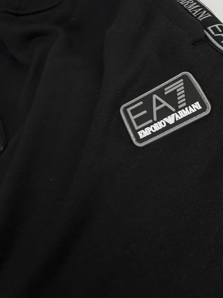 CONJUNTO CORTO - EA7 2025 - NEGRO
