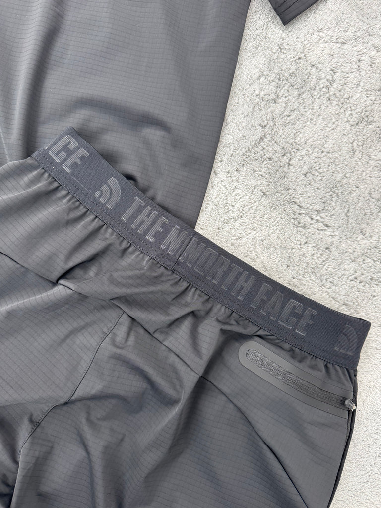 CONJUNTO THE NORTH FACE - M2 NEGRO
