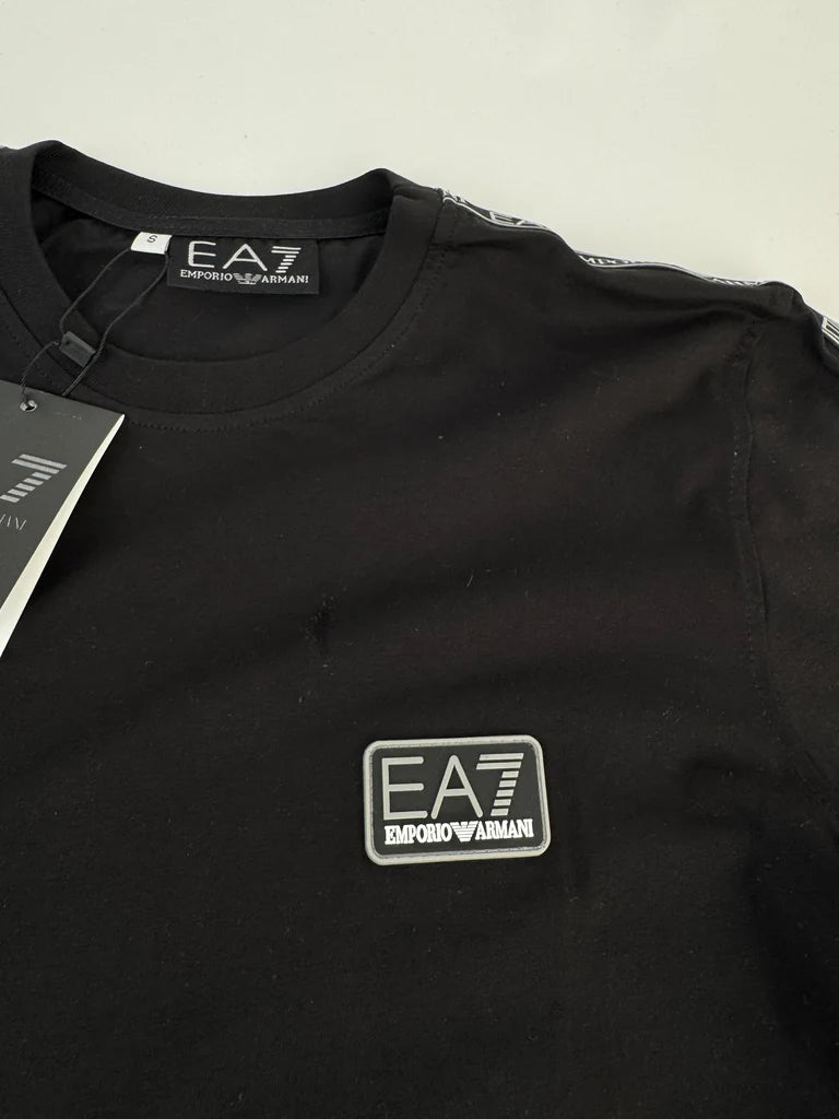 CONJUNTO CORTO - EA7 2025 - NEGRO