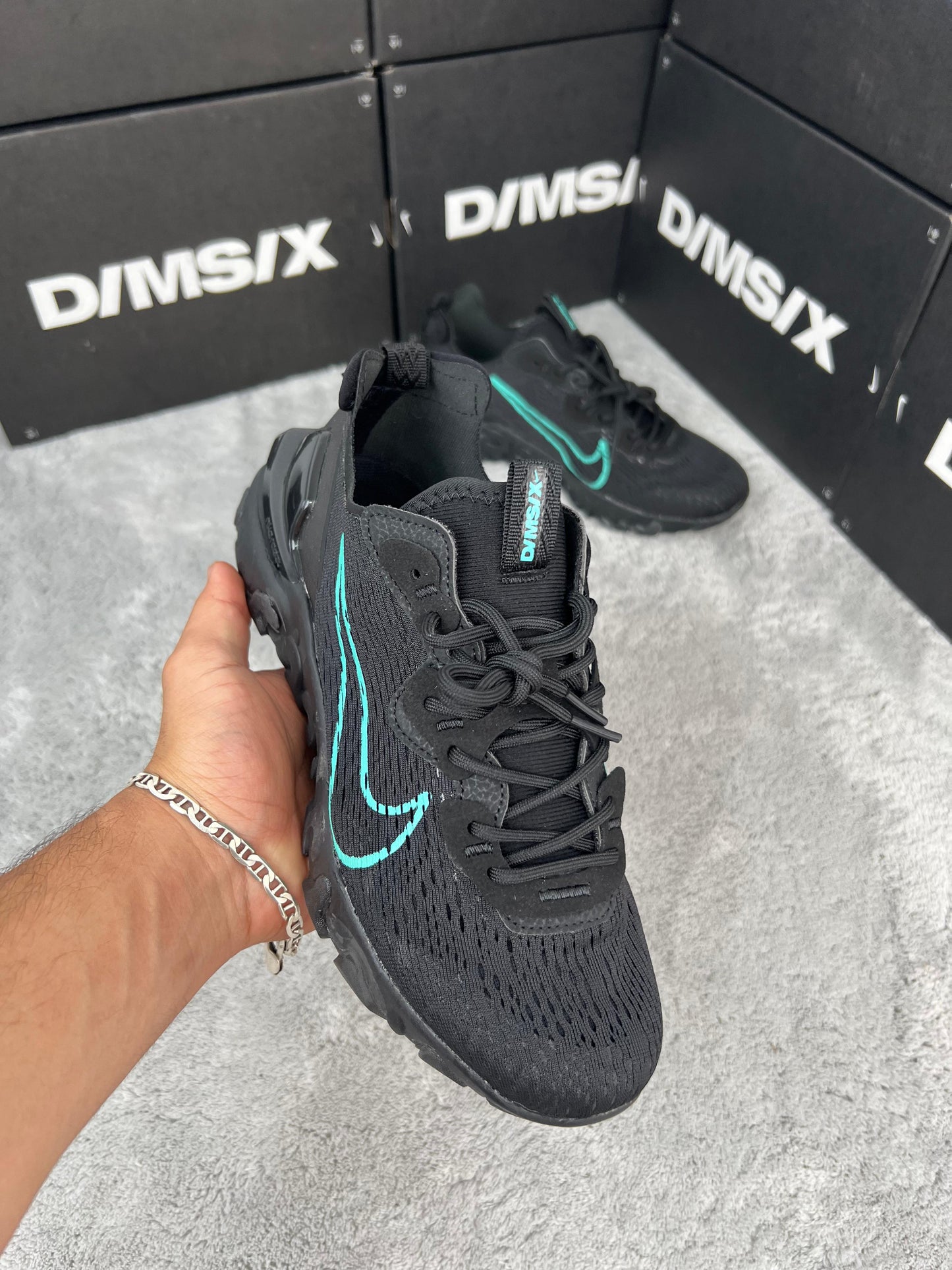 NIKE REACT VISION NEGRO M3