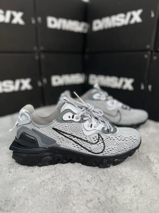 NIKE REACT VISION GRIS
