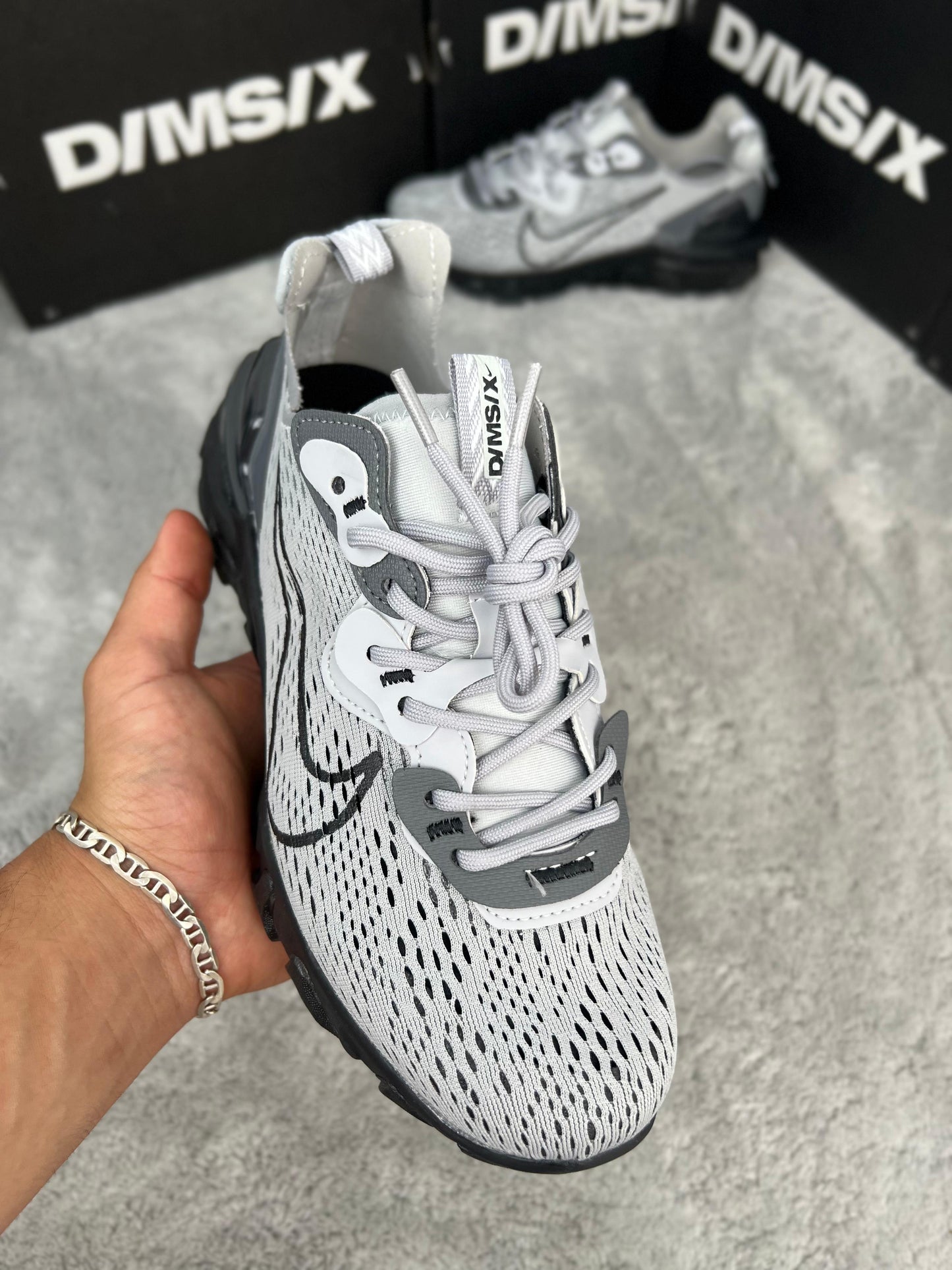 NIKE REACT VISION GRIS