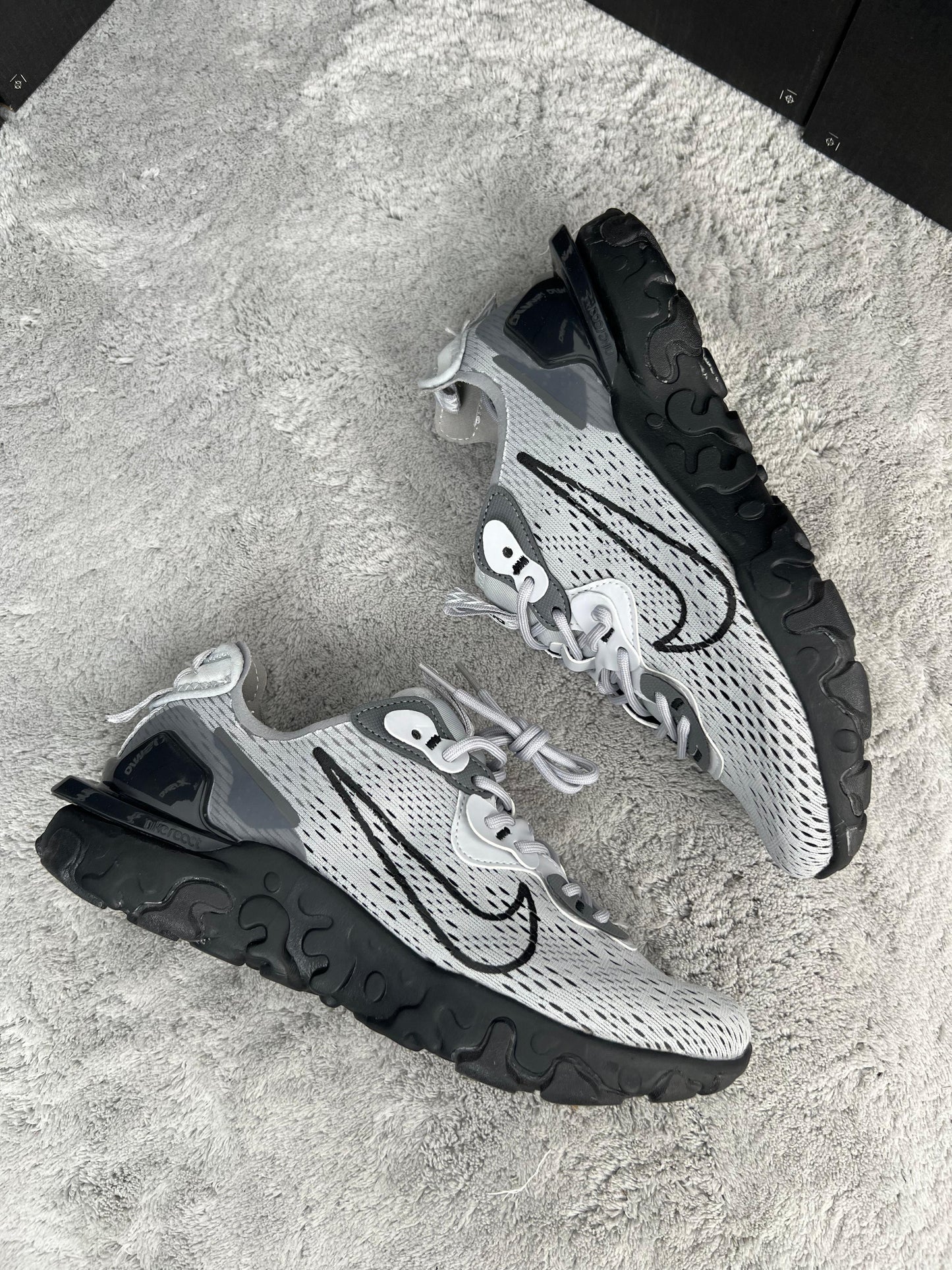 NIKE REACT VISION GRIS