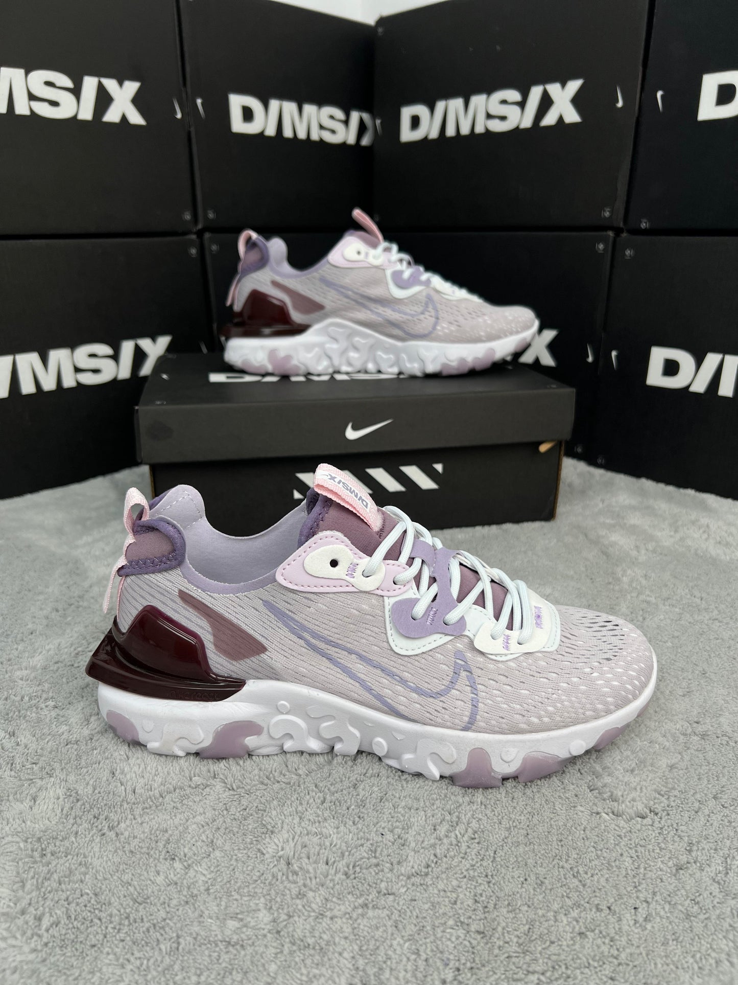 NIKE REACT VISION VIOLETA