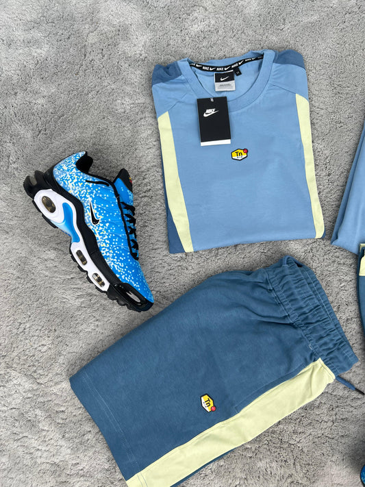 CONJUNTO NIKE TN 2025 - AZUL MARINO