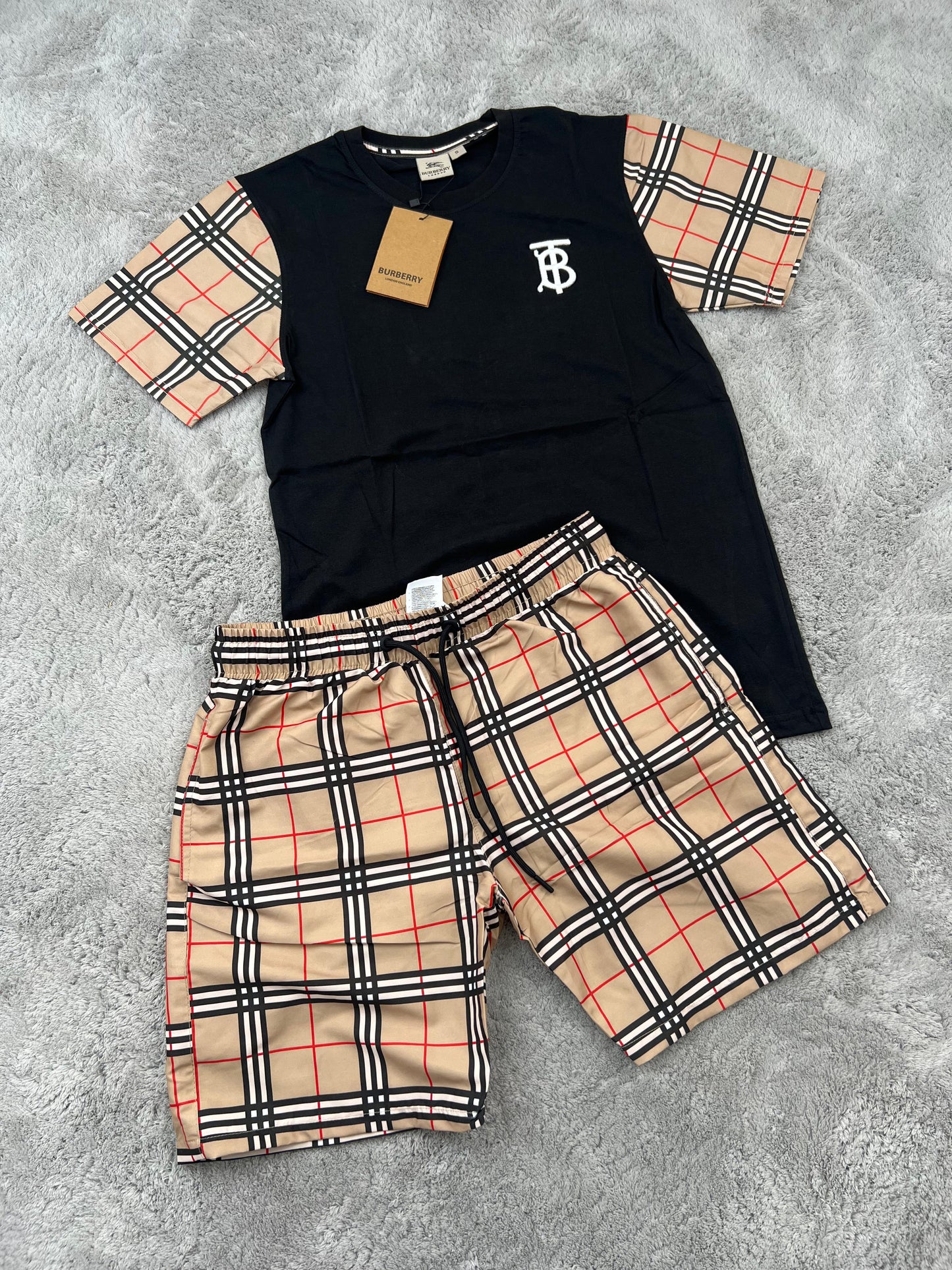 CONJUNTO BURBERRY 2025 M2 - NEGRO