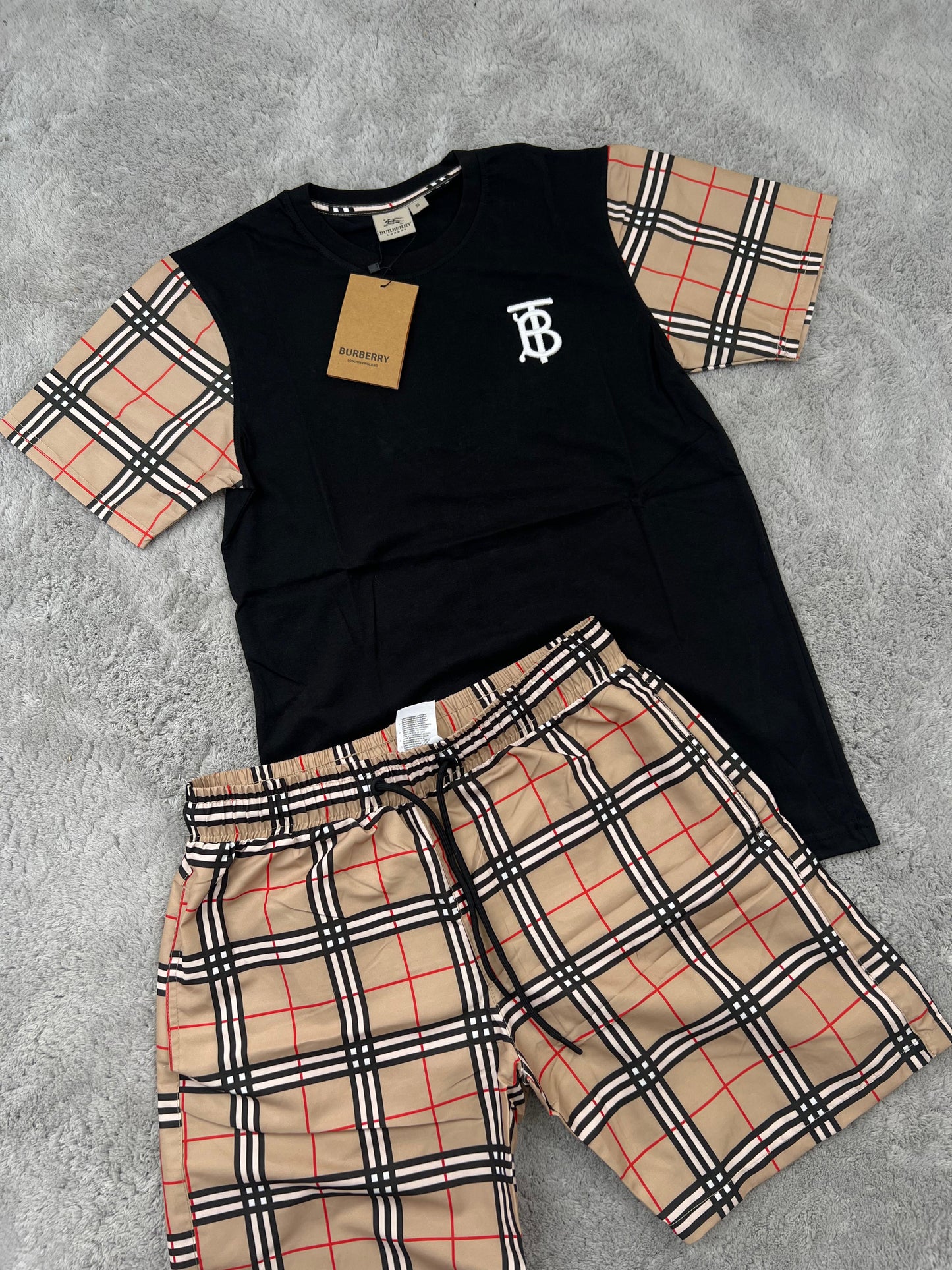 CONJUNTO BURBERRY 2025 M2 - NEGRO