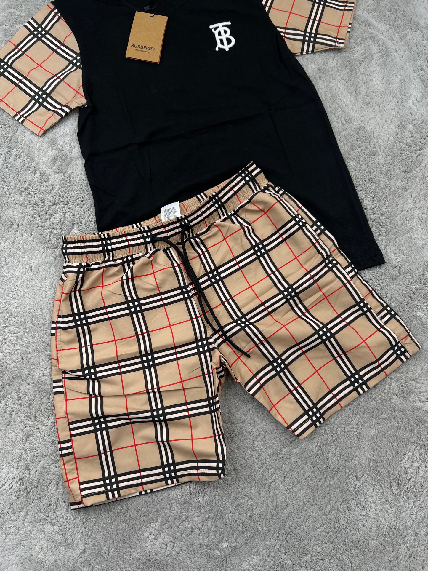 CONJUNTO BURBERRY 2025 M2 - NEGRO