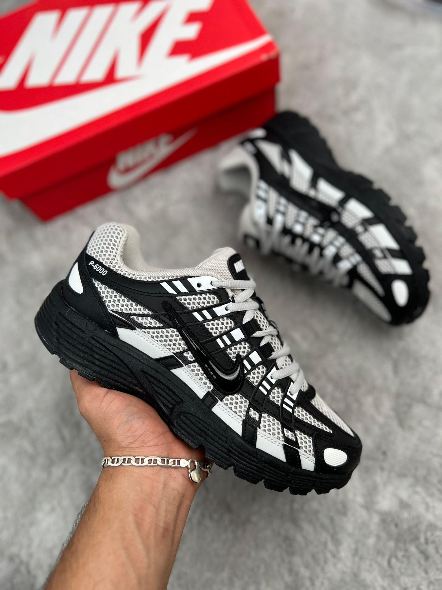 NIKE P6000 BLANCO/NEGRO