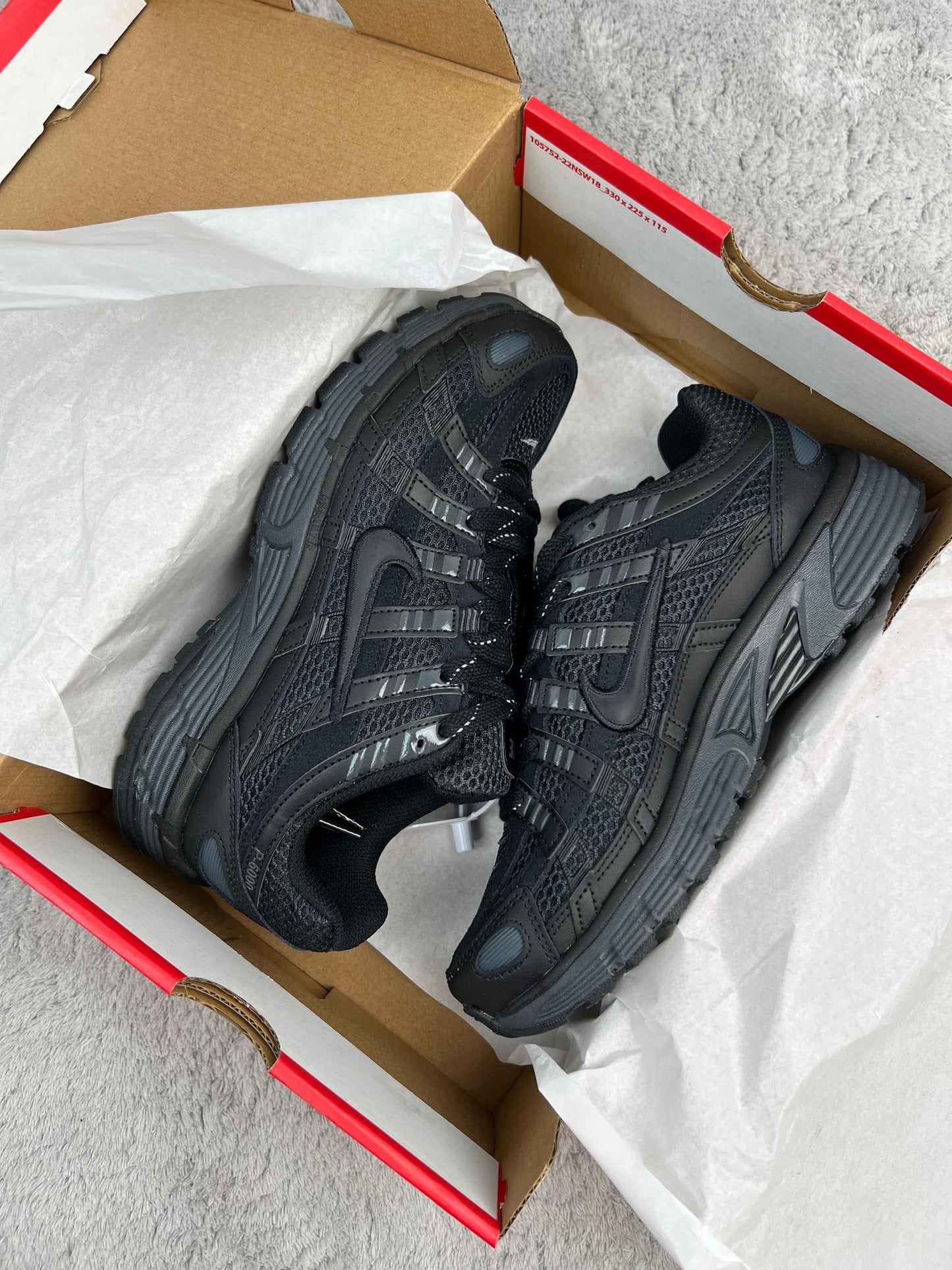 NIKE P6000 NEGRO