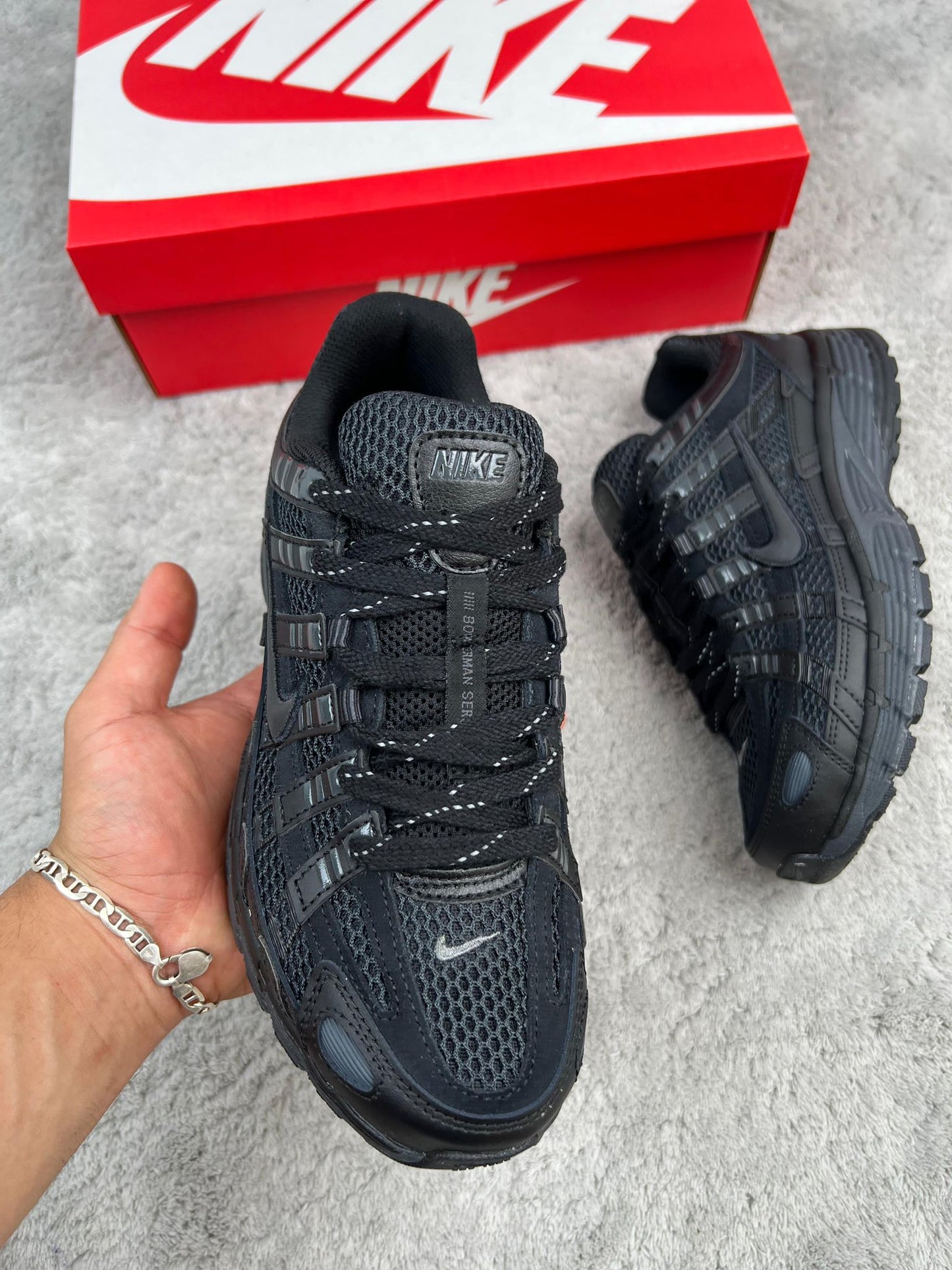 NIKE P6000 NEGRO