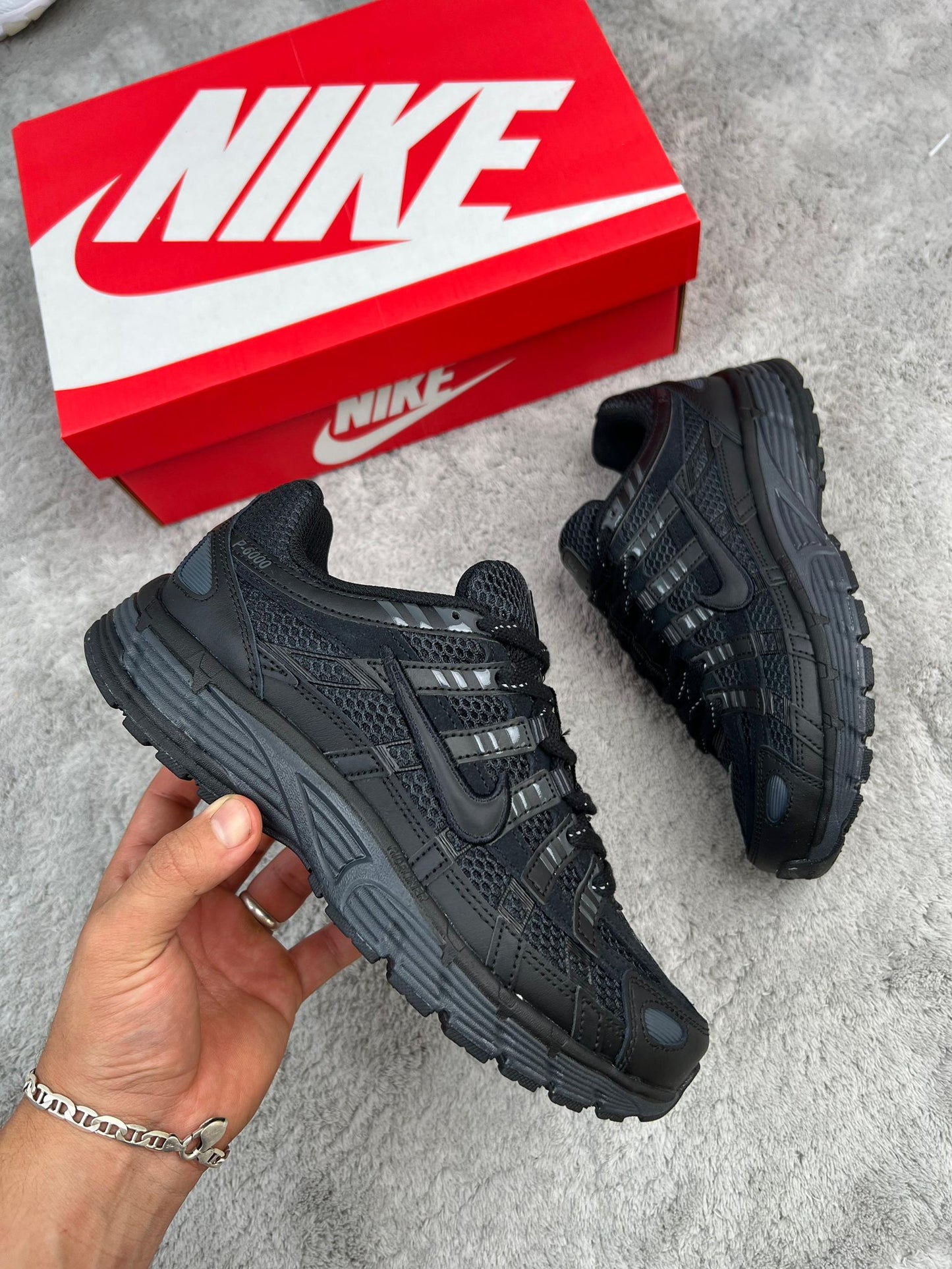 NIKE P6000 NEGRO