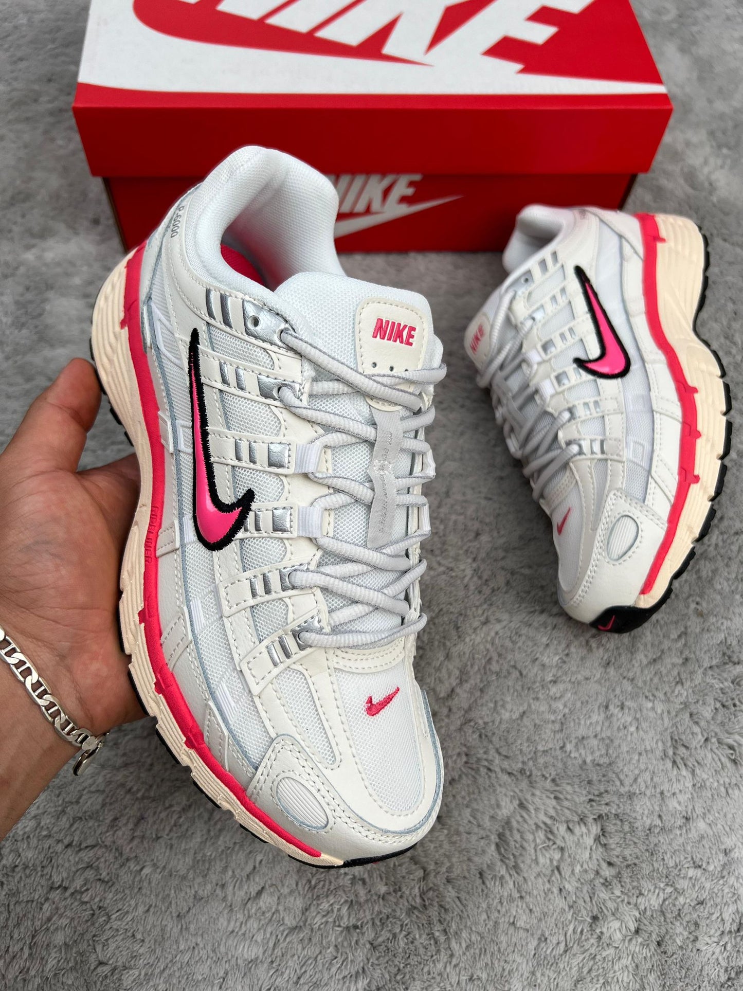 NIKE P6000 BLANCO/ROSA