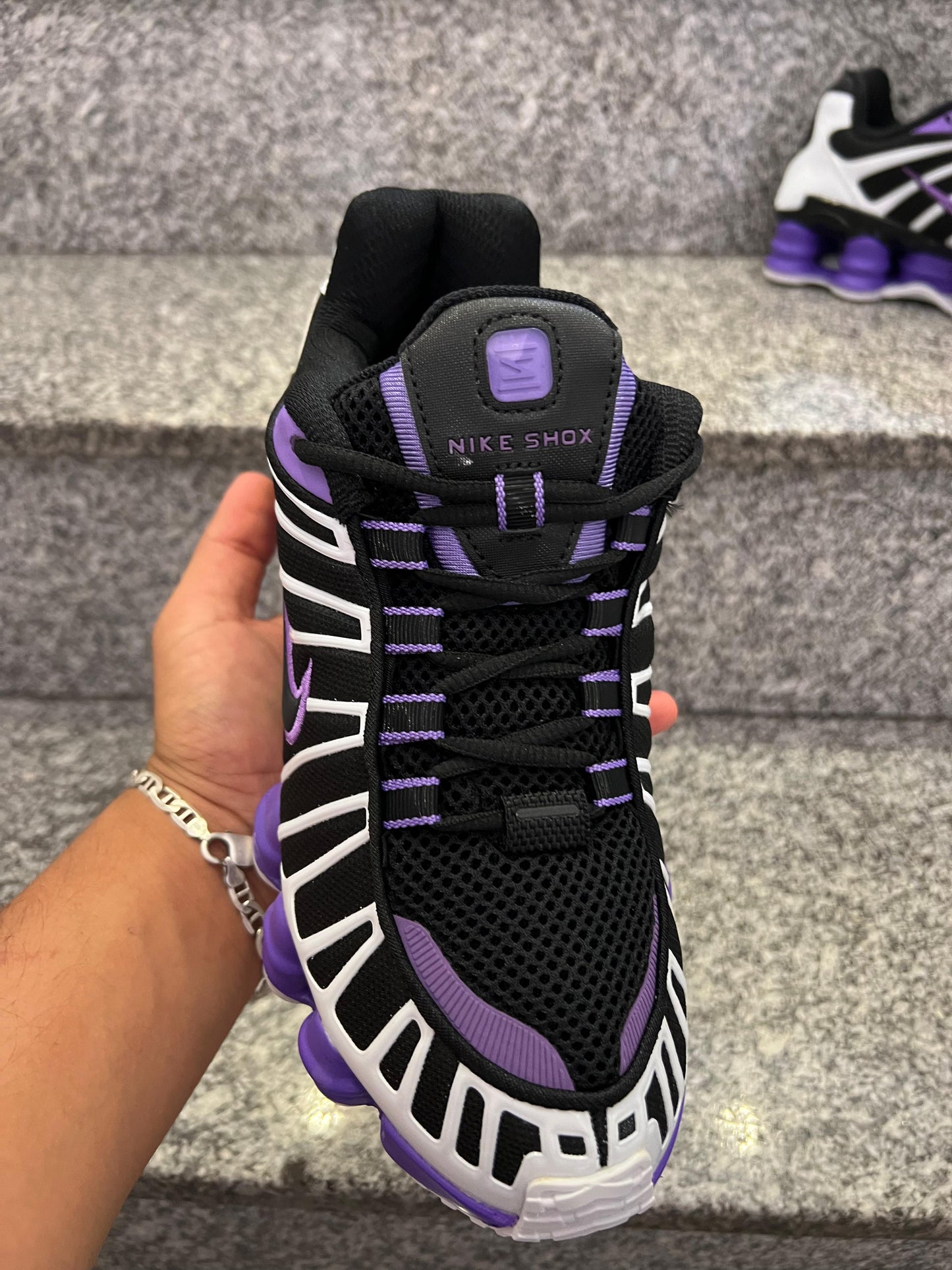 NIKE SHOX TL - NEGRO/LILA