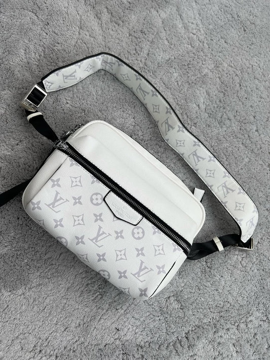 BANDOLERA LOUIS VUITTON BLANCO LOGO GRIS