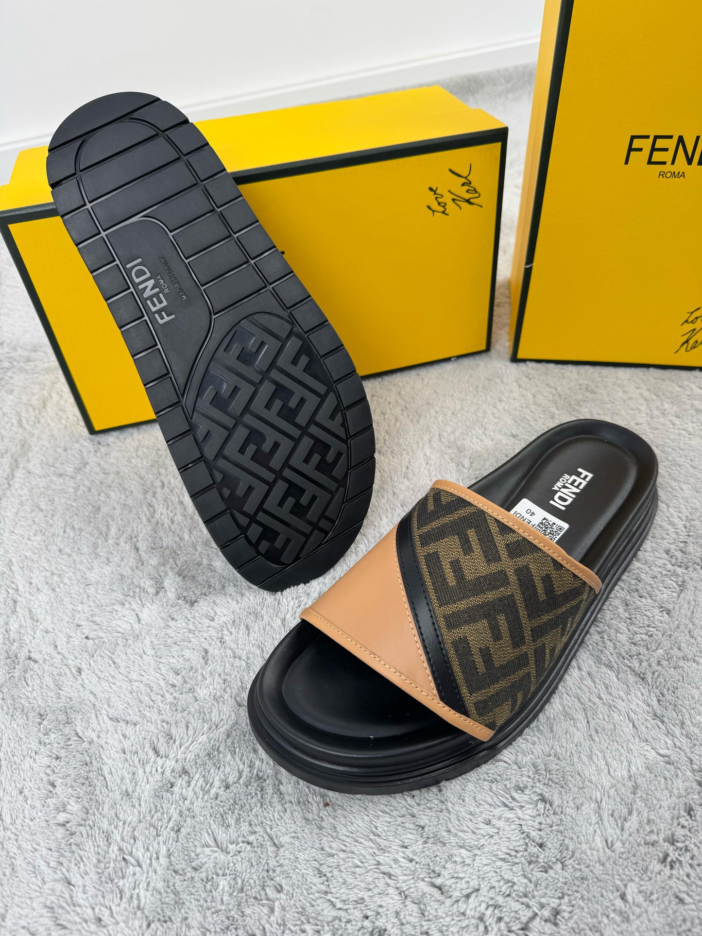Chanclas FENDI color Marrón/Negro
