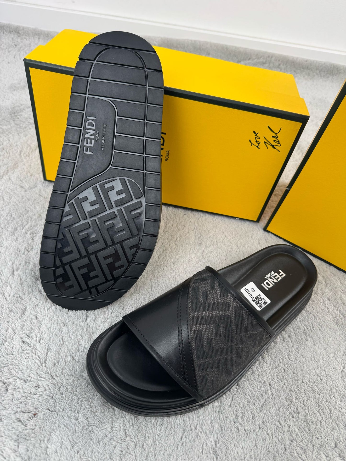 Chanclas FENDI color Negro