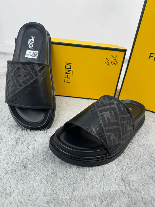 Chanclas FENDI color Negro