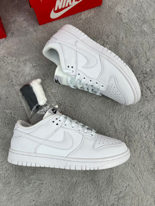 NIKE DUNKLOW BLANCAS