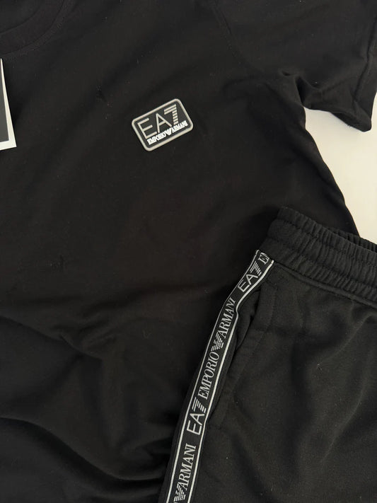 CONJUNTO CORTO - EA7 2025 - NEGRO