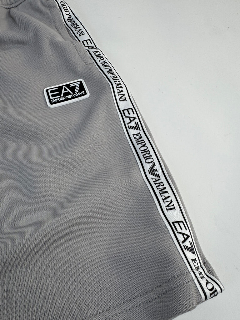 CONJUNTO CORTO - EA7 2025 - GRIS NARDO
