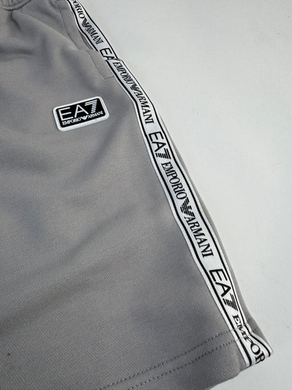 CONJUNTO CORTO - EA7 2025 - GRIS NARDO