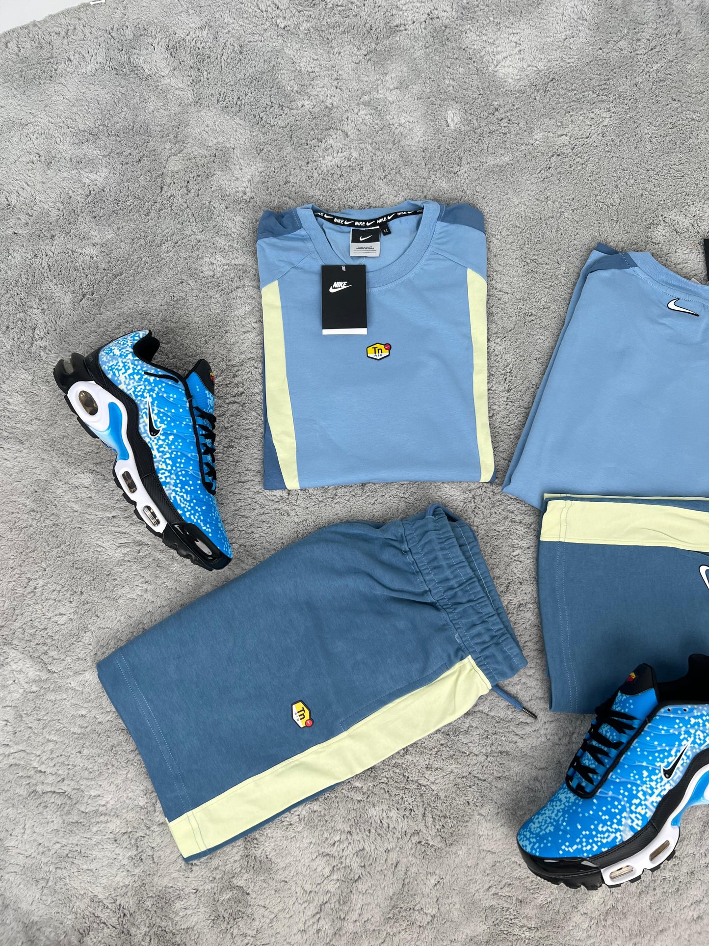 CONJUNTO NIKE TN 2025 - AZUL MARINO