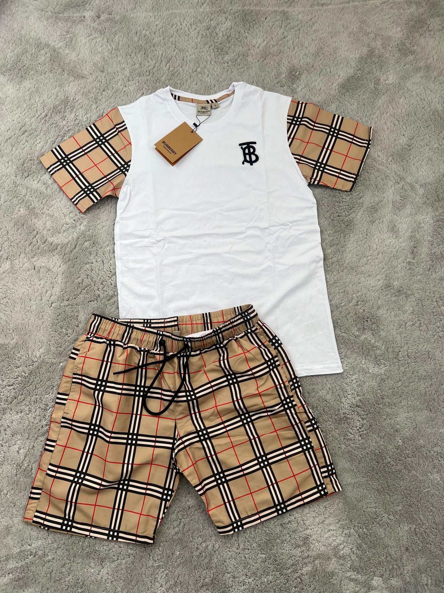 CONJUNTO BURBERRY 2025 M2 - BLANCO