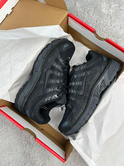 NIKE P6000 NEGRO