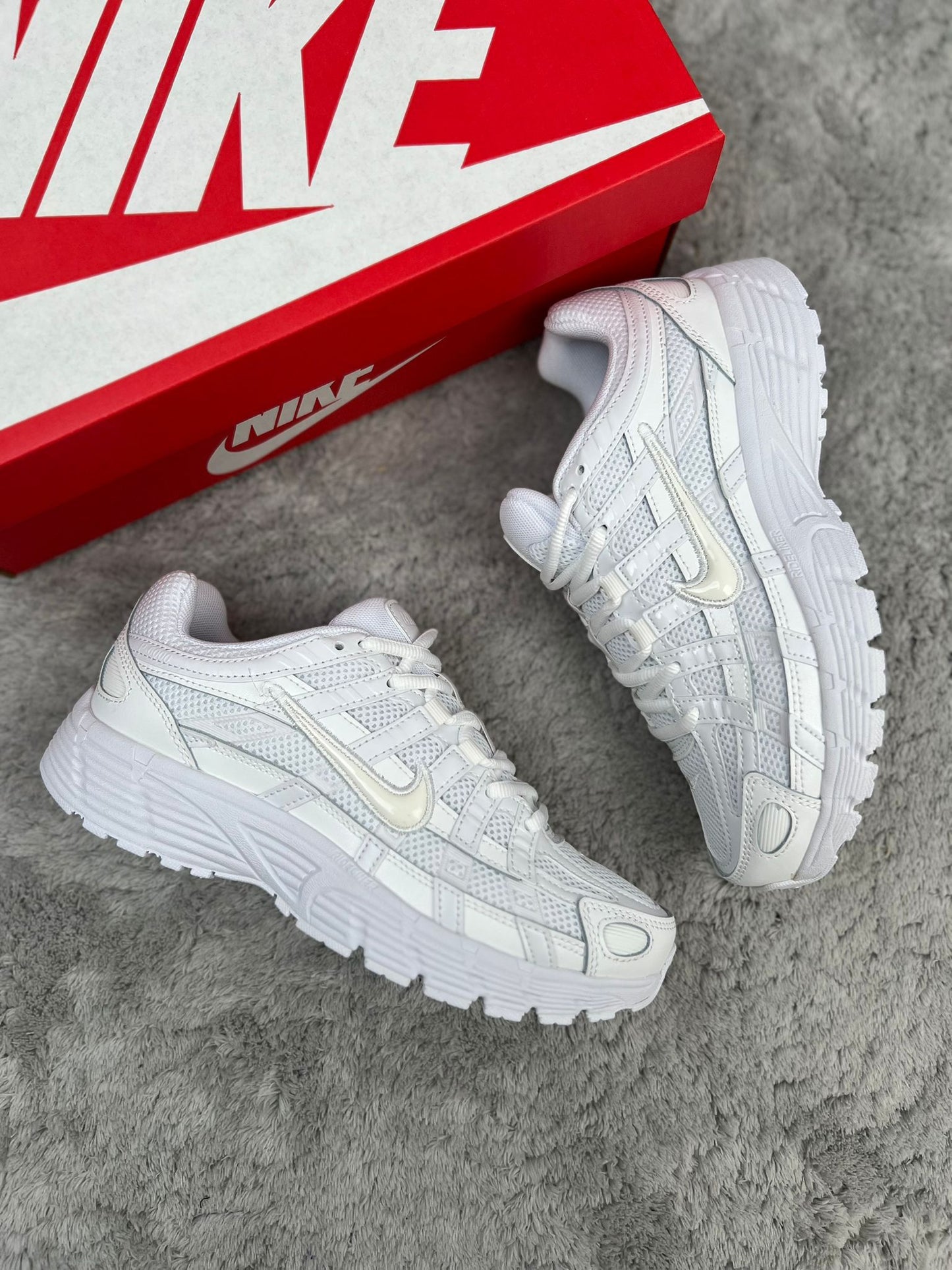 NIKE P6000 BLANCO