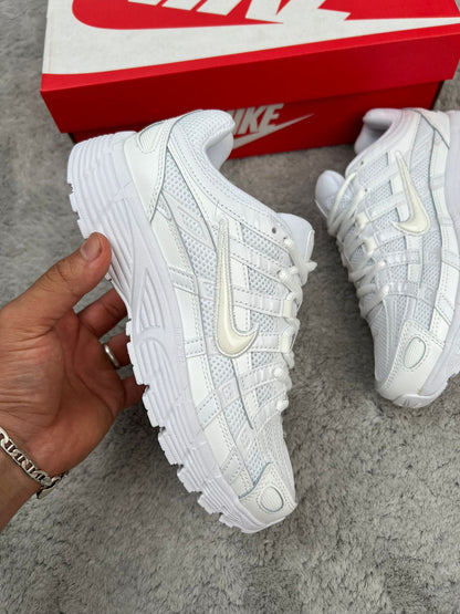 NIKE P6000 BLANCO