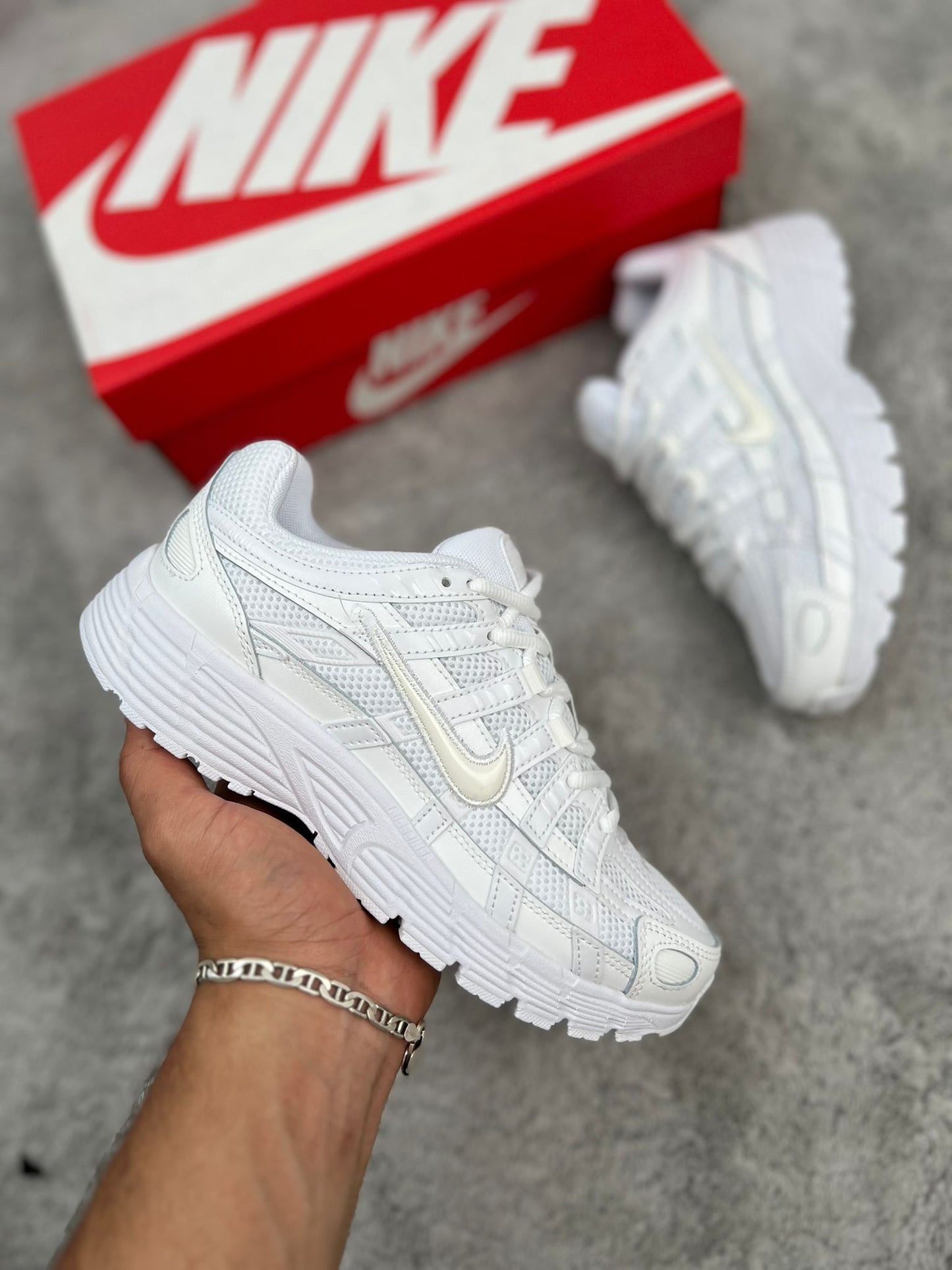 NIKE P6000 BLANCO