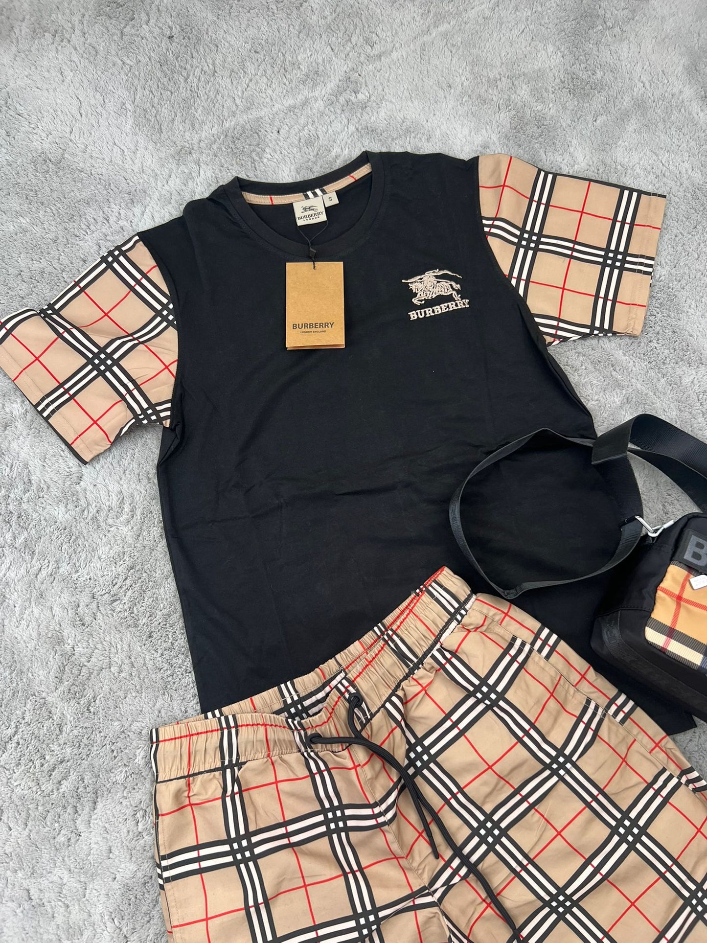 CONJUNTO BURBERRY 2025 M1 - NEGRO