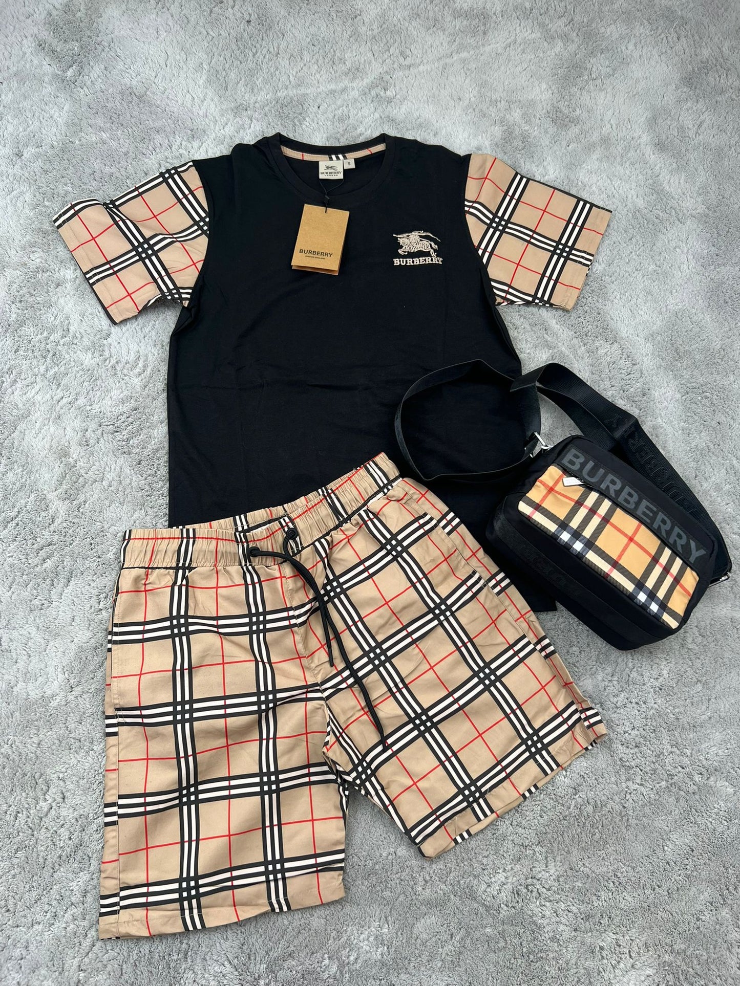 CONJUNTO BURBERRY 2025 M1 - NEGRO