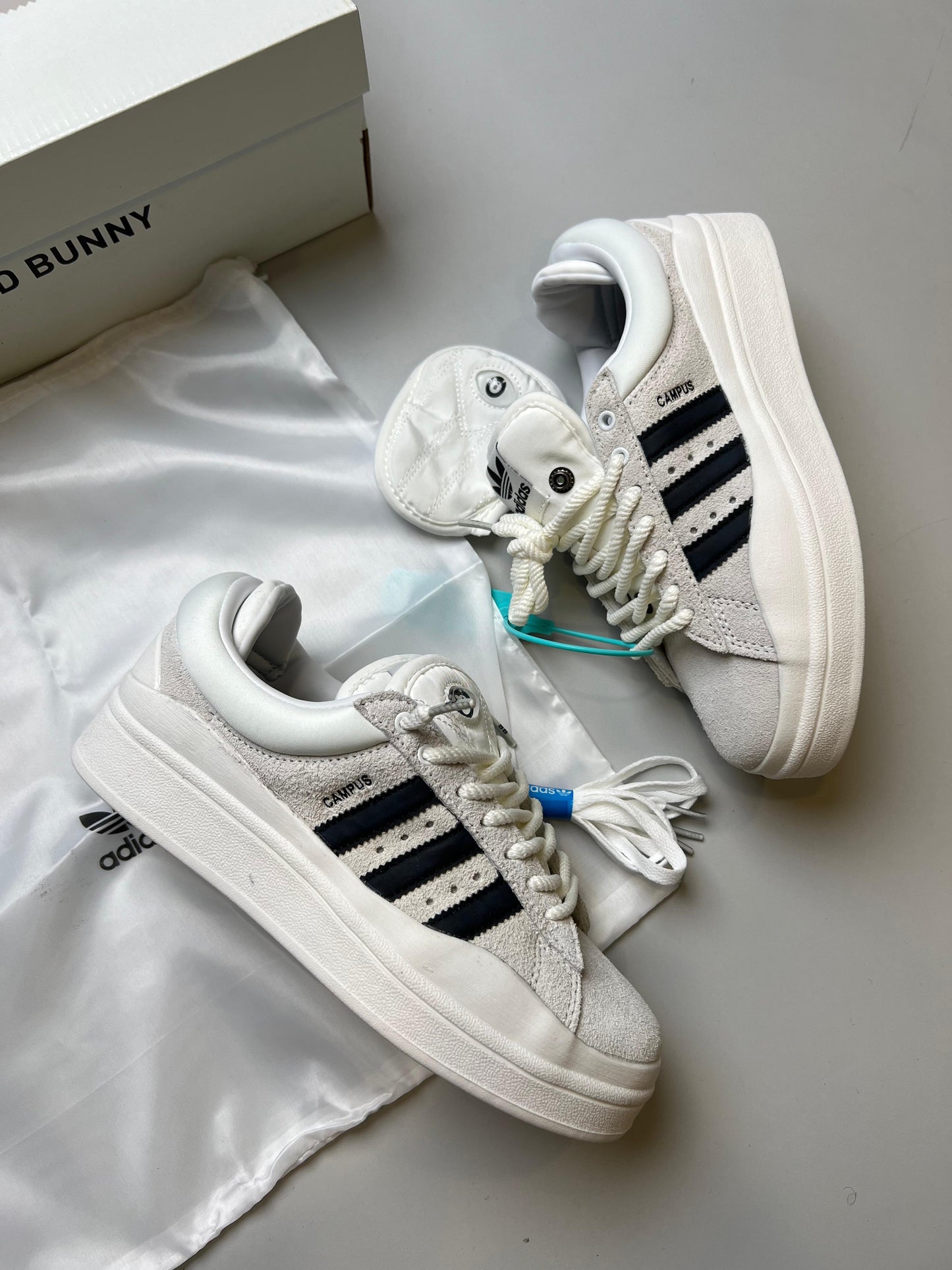 Adidas BAD BUNNY FORUM - BEIGE