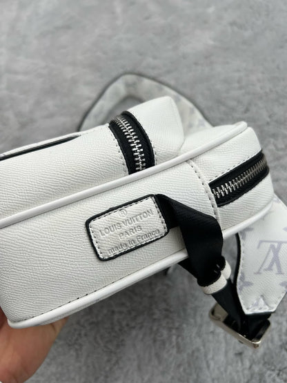 BANDOLERA LOUIS VUITTON BLANCO LOGO GRIS