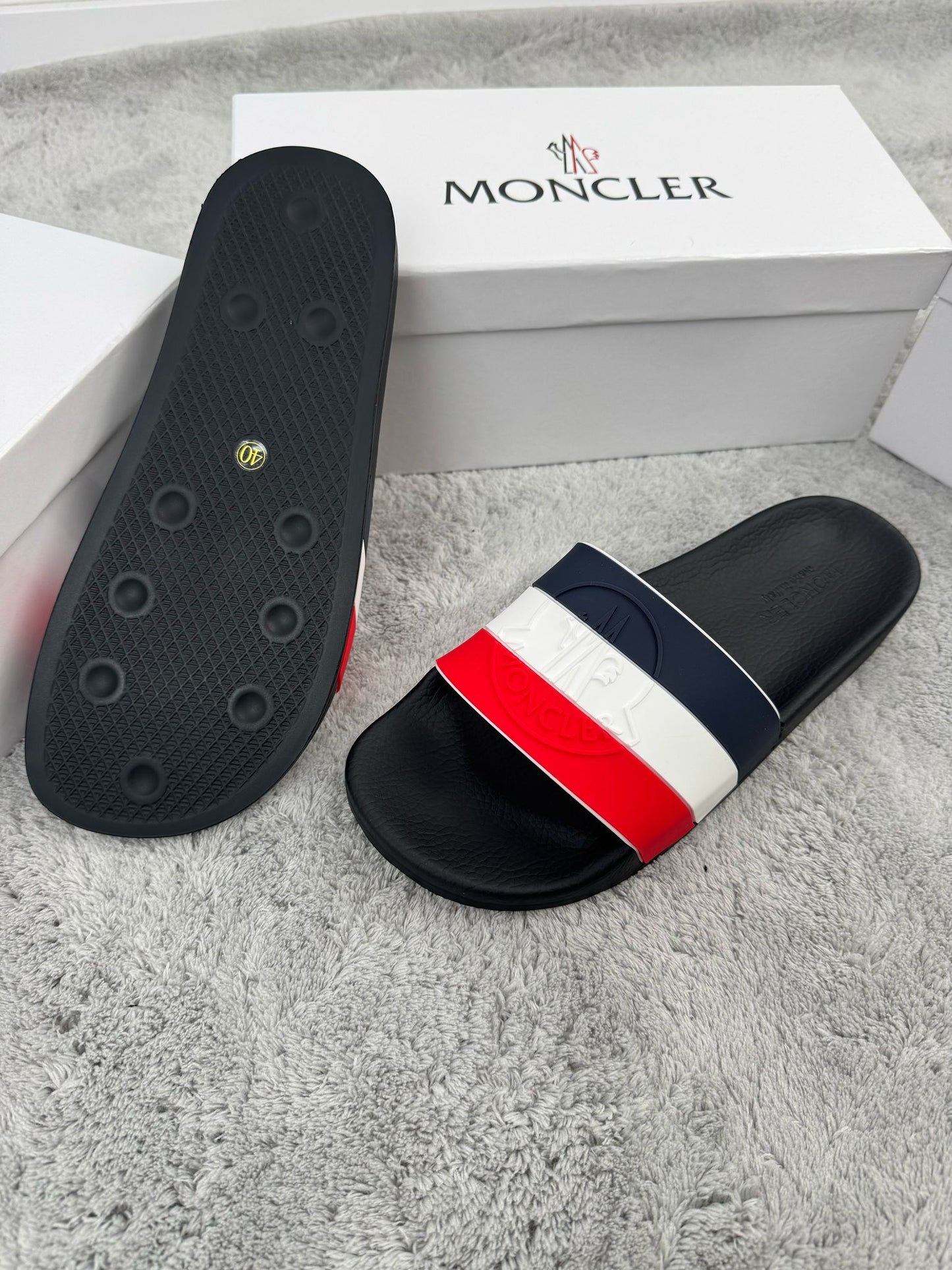 Chanclas MONCLER color Negro/Rojo
