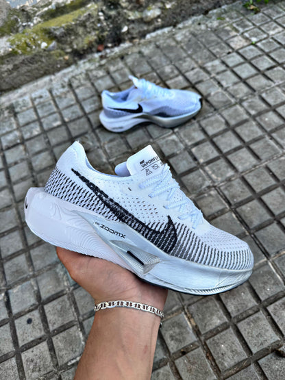 NIKE W ZOOMAX BLANCAS/NEGRAS