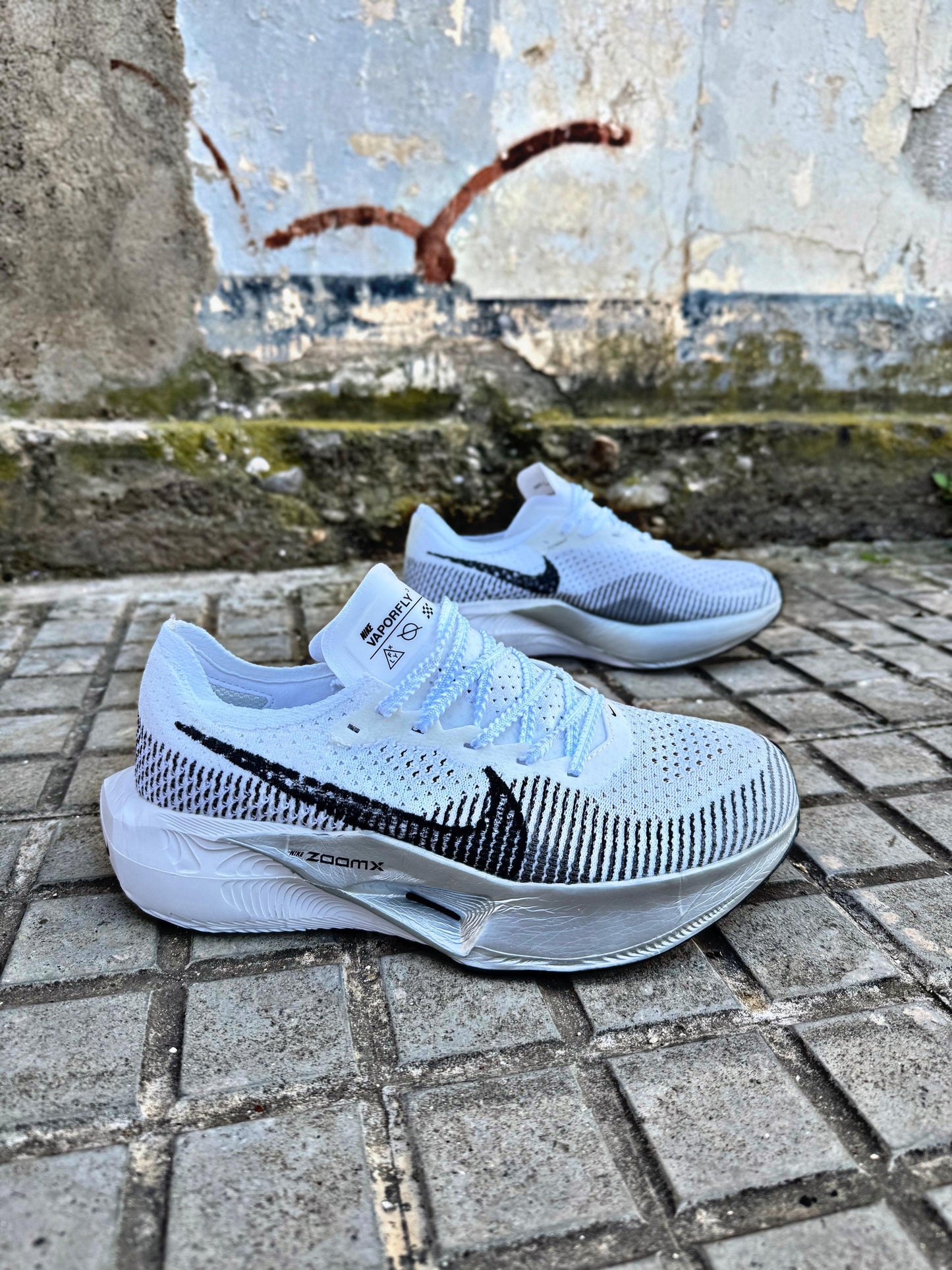 NIKE W ZOOMAX BLANCAS/NEGRAS