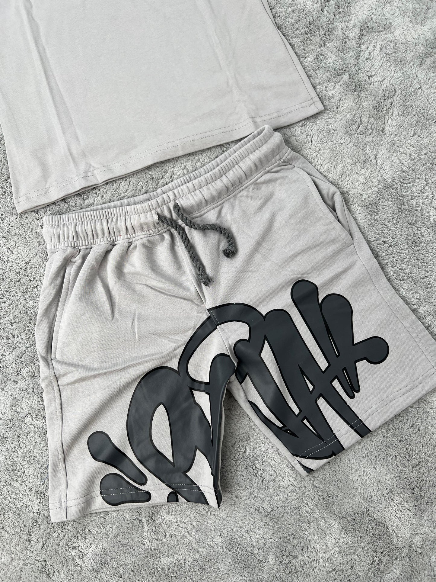 CONJUNTO SYNA 2025- GRIS/NEGRO