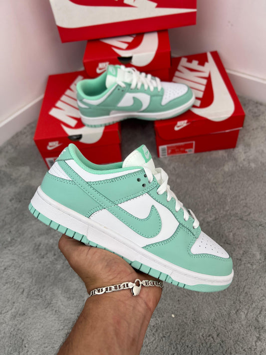 NIKE DUNKLOW VERDES