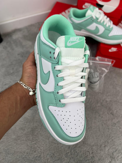 NIKE DUNKLOW VERDES