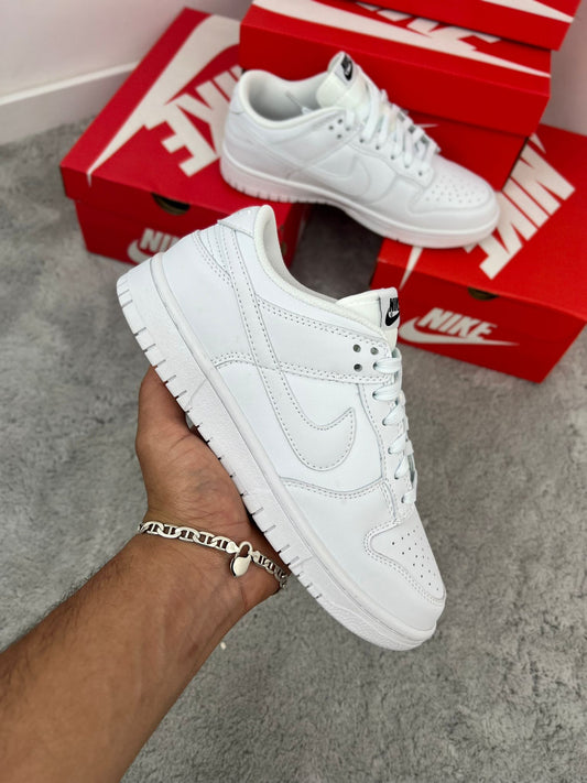 NIKE DUNKLOW BLANCAS