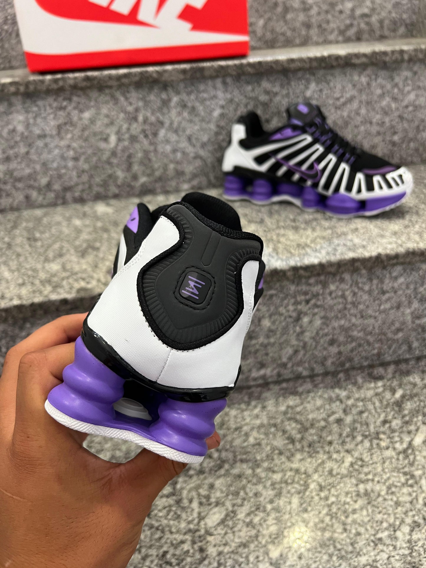 NIKE SHOX TL - NEGRO/LILA