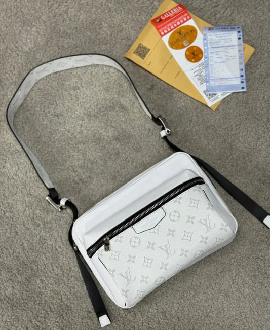 BANDOLERA LOUIS VUITTON BLANCO LOGO GRIS