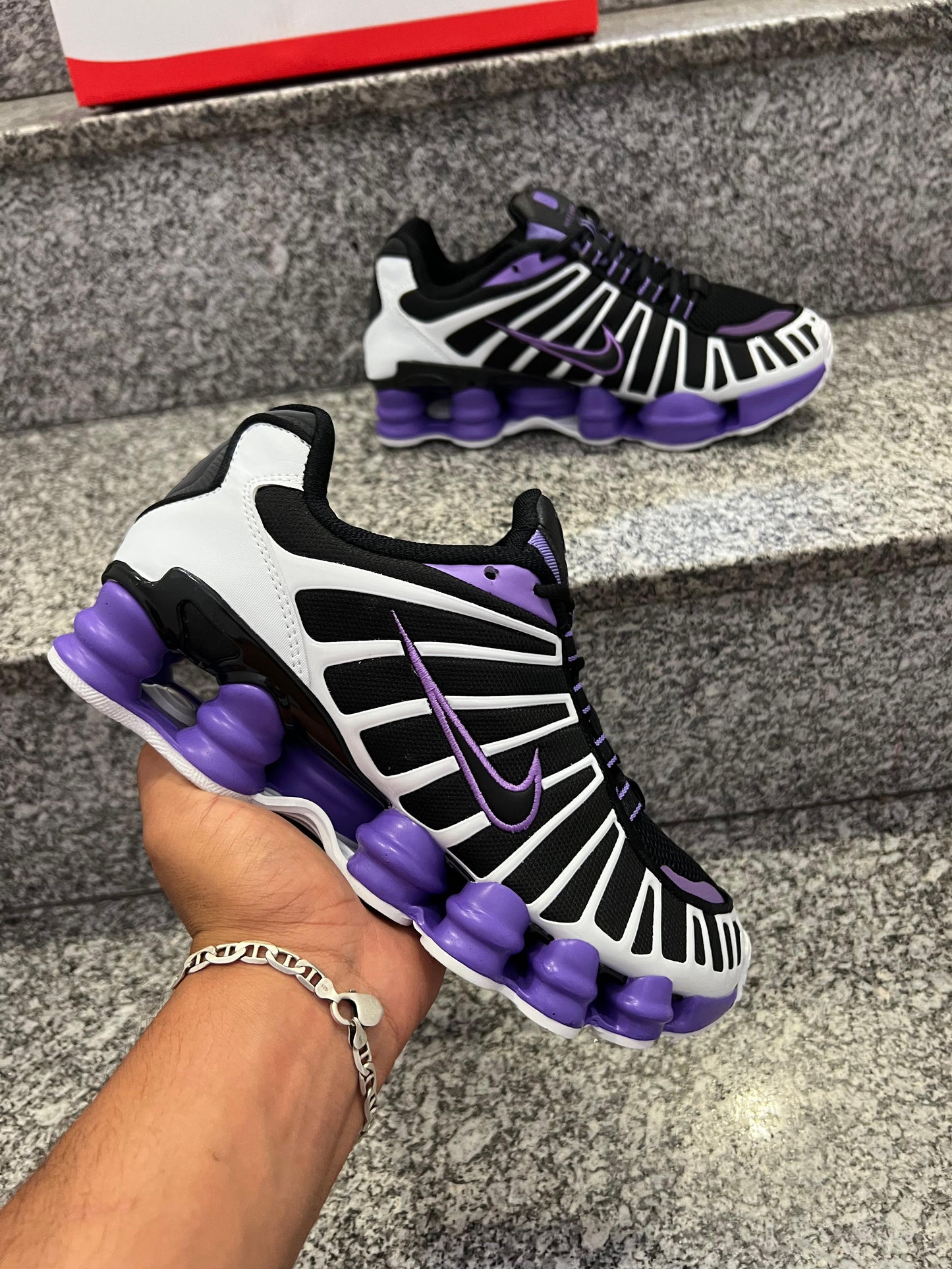 NIKE SHOX TL - NEGRO/LILA